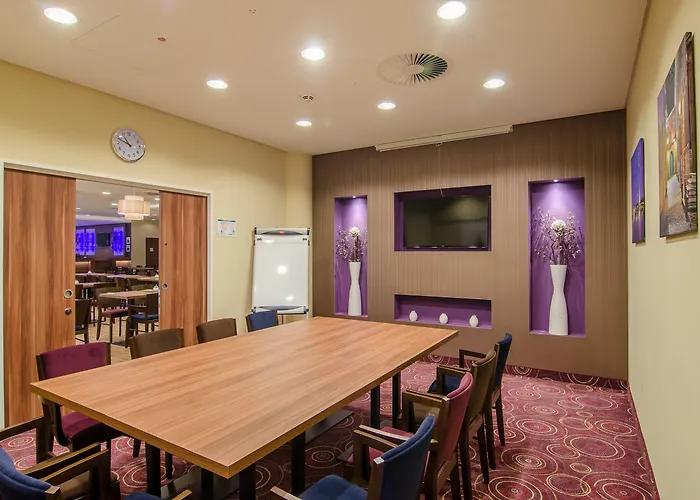 Express Hotel 3*